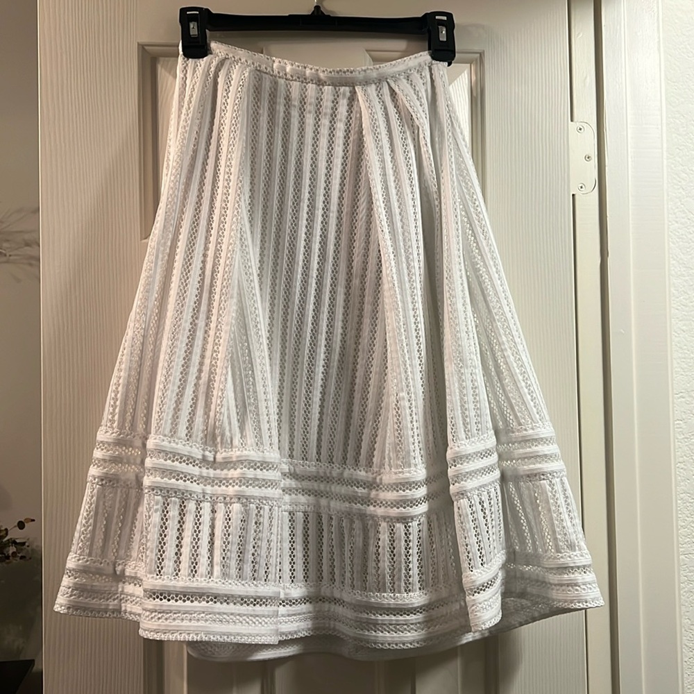 H&M’s skirt size 4
